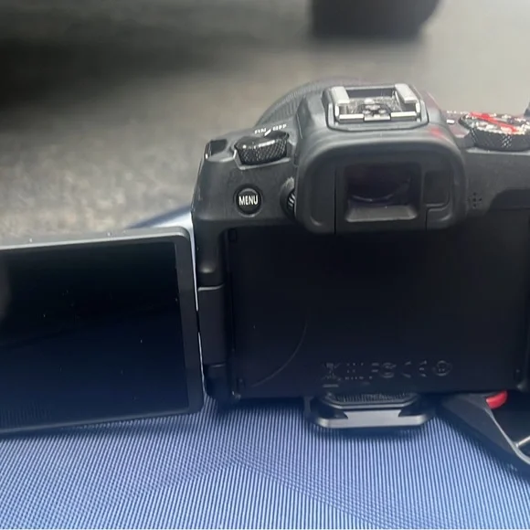 Canon EOS RP Body & Lens : RF 35mm